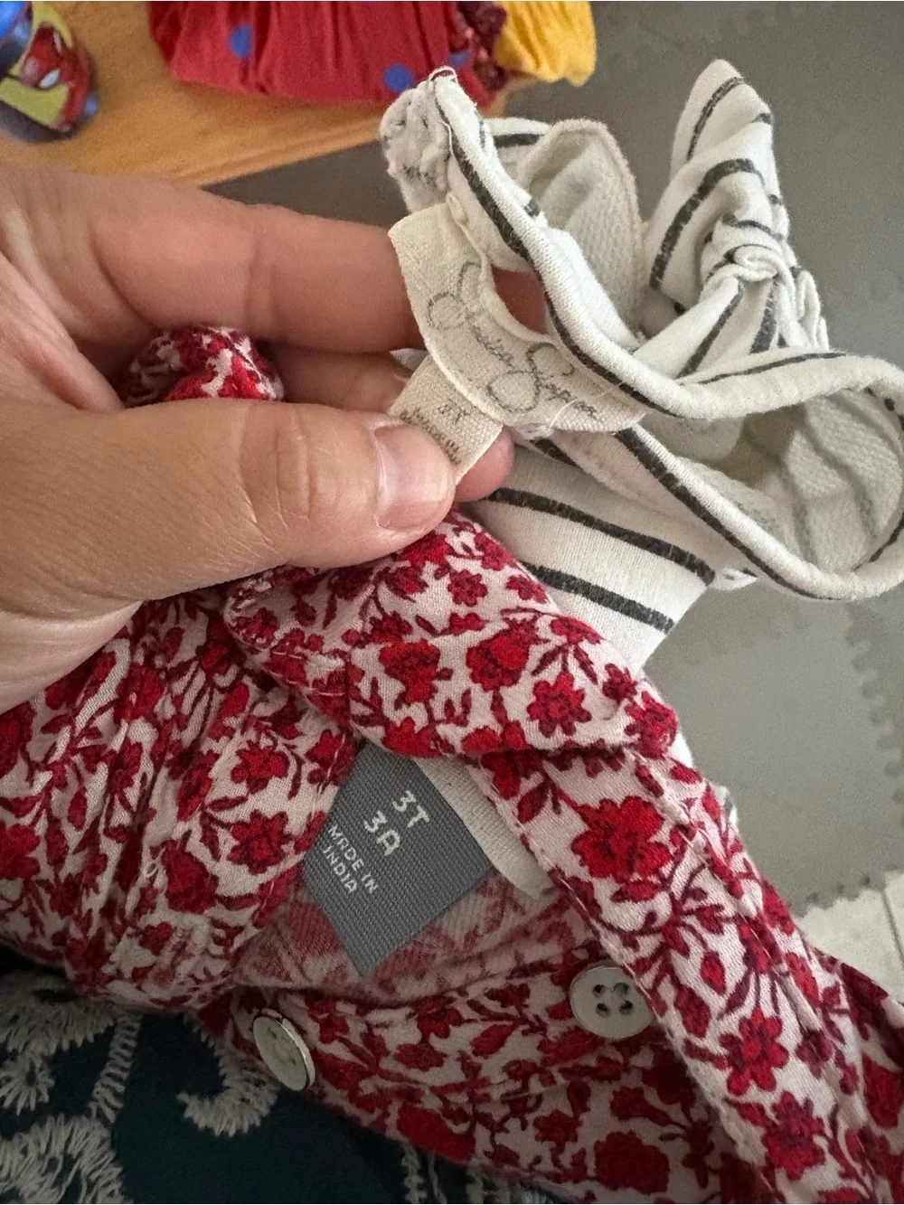 Jessica Simpson size 3t